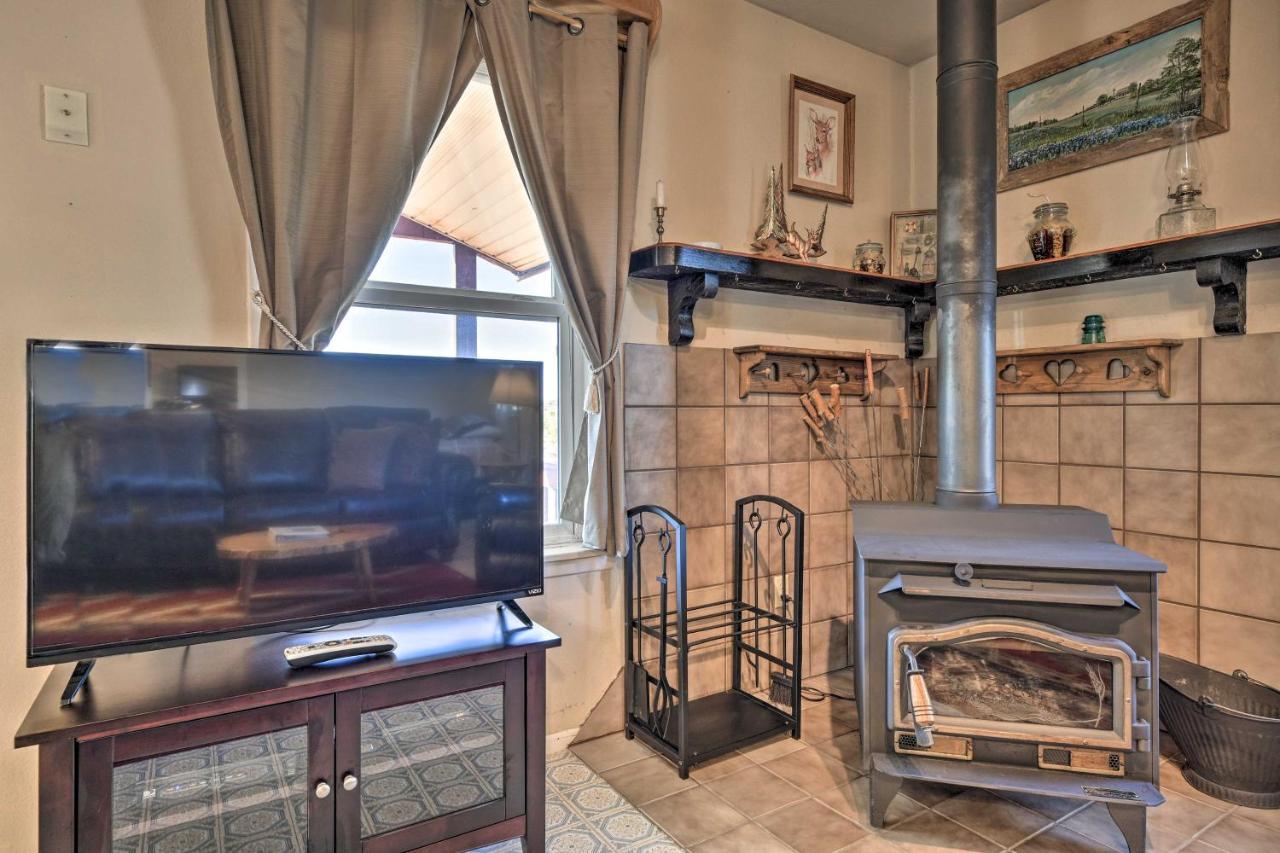 Quiet Pagosa Springs Cabin Lake And Mountain Views! Exterior photo
